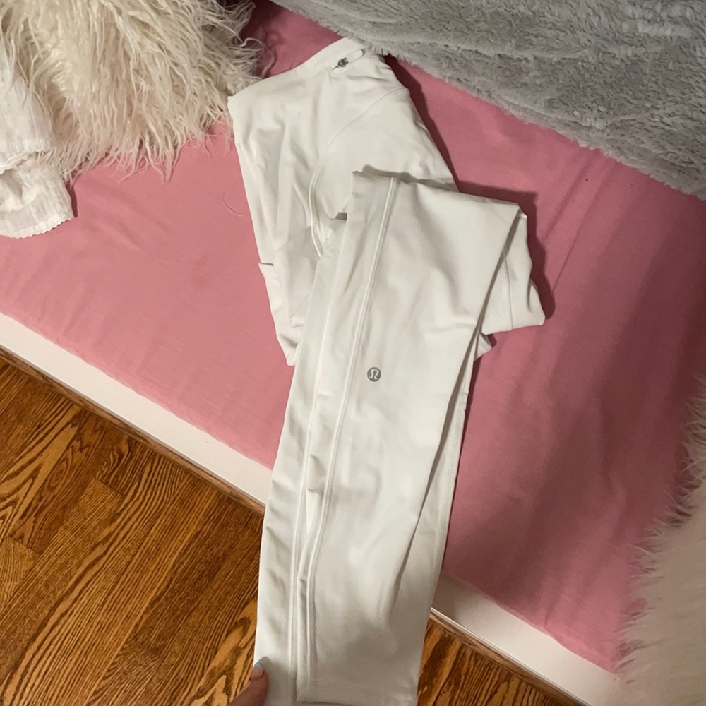 White lululemon leggings with back zipper pocket
